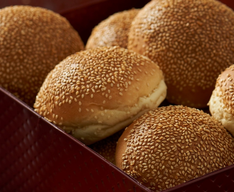 Brioche-hamburger bol Steensma najaar 2019 brood 15475.jpg